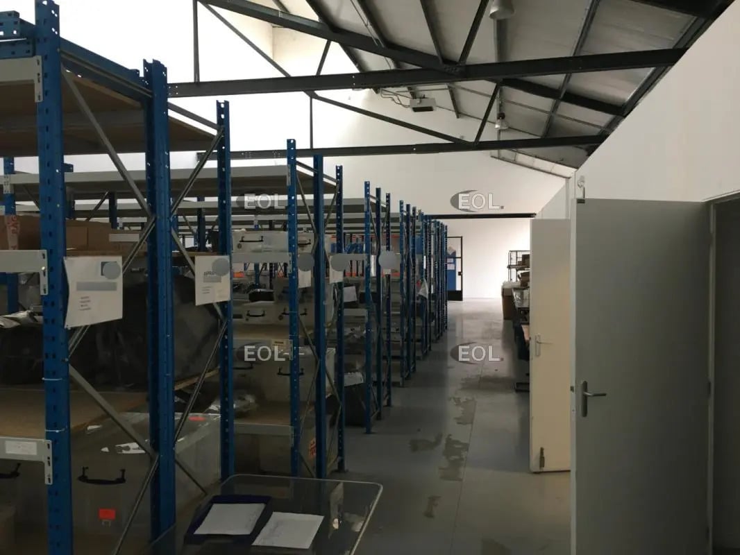 Flex in Saint-Denis for lease Interior Photo- Image 1 of 8