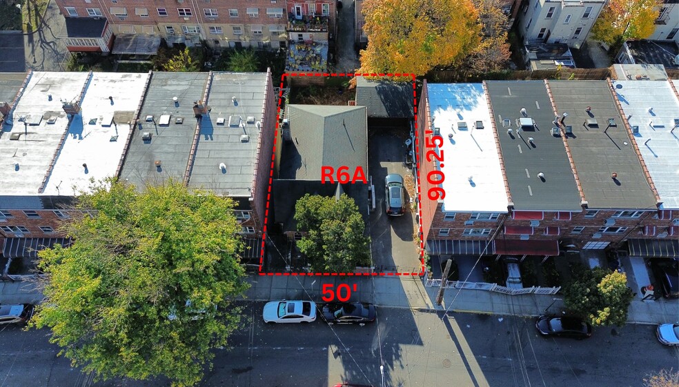 754 E 211th St, Bronx, NY for sale - Primary Photo - Image 1 of 2