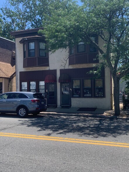 17 W 10th St, Marcus Hook, PA for sale - Building Photo - Image 1 of 1