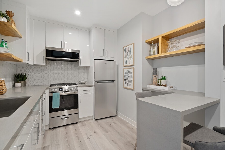 14724 Inglewood Ave, Lawndale, CA for sale - Building Photo - Image 3 of 23