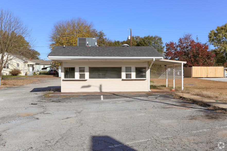 1703-1707 Cherokee Ave, Gaffney, SC for sale - Primary Photo - Image 1 of 1