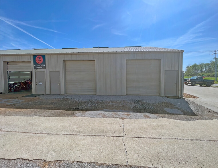 20B Kettle River Dr, Glen Carbon, IL for lease - Building Photo - Image 3 of 7