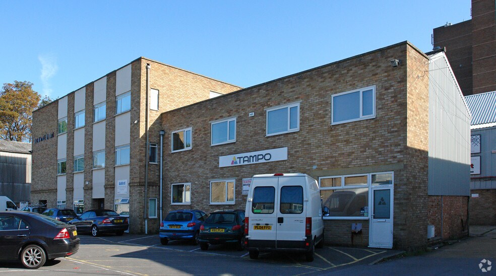 Mill Mead, Staines, TW18 4UQ