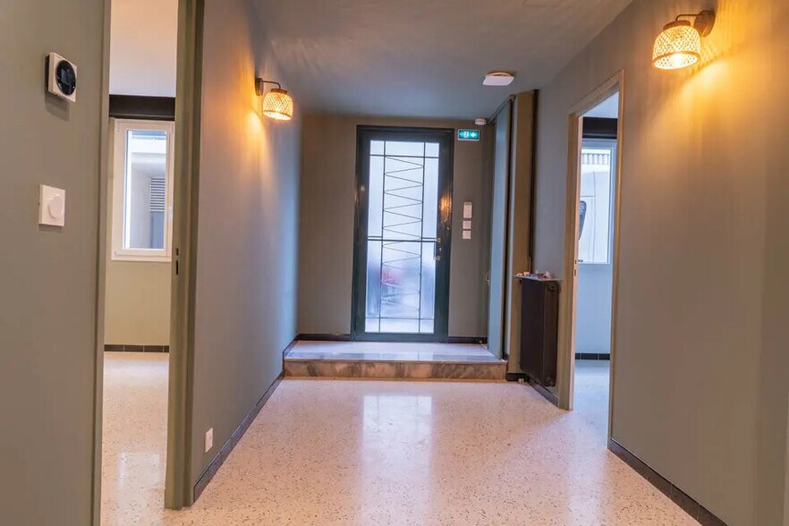 Office in Nice for lease - Interior Photo - Image 1 of 6