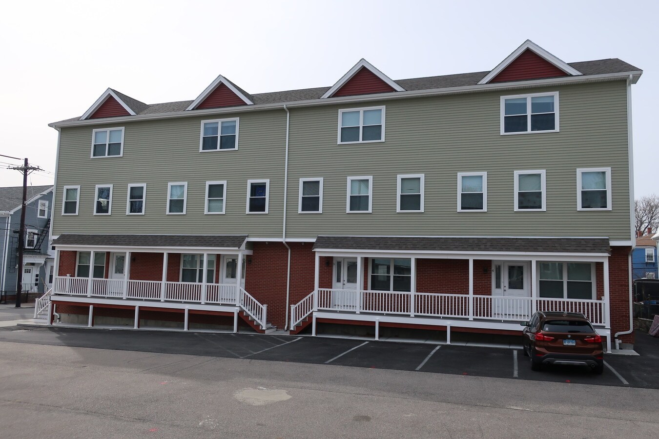 184186 Ives St, Providence, RI 02906