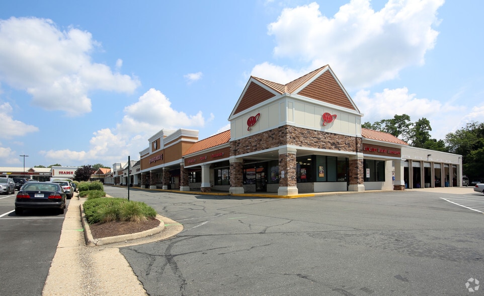 9400-9500 Main St, Fairfax, VA for lease - Primary Photo - Image 3 of 6