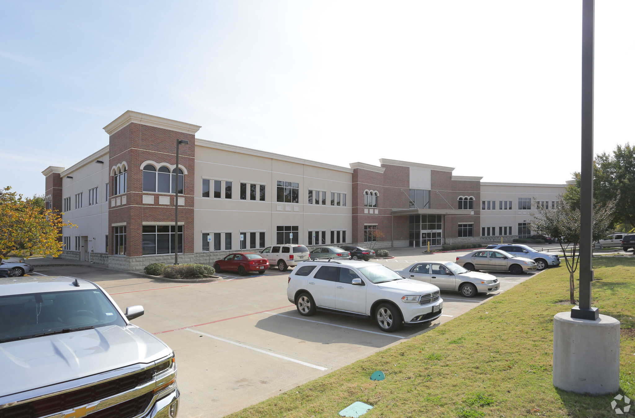 1305 W Jefferson St, Waxahachie, TX for lease Building Photo- Image 1 of 9