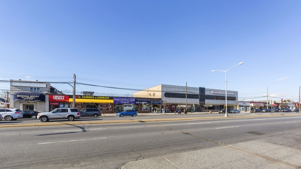 15636 Crossbay Blvd, Howard Beach, NY 11414