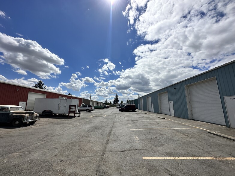 1251-1259 Candlewood Ave NE, Salem, OR for lease - Building Photo - Image 1 of 9