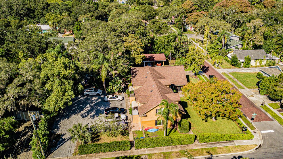 557 Wilkie St, Dunedin, FL 34698