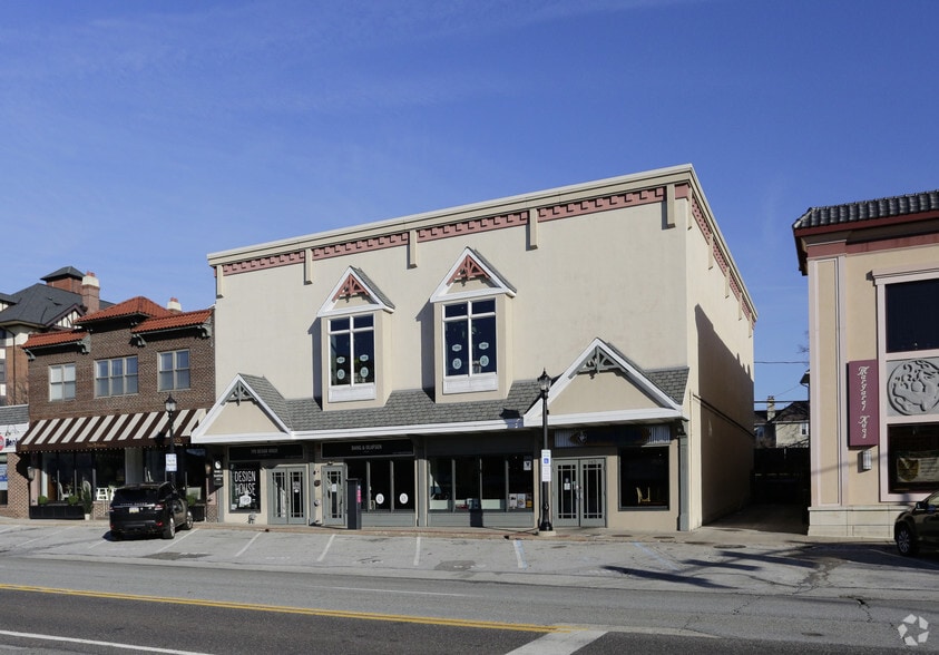 163-165 E Lancaster Ave, Wayne, PA for lease - Primary Photo - Image 2 of 6