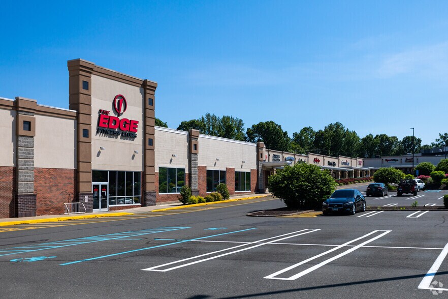 858902 Bridgeport Ave, Shelton, CT 06484 Retail for