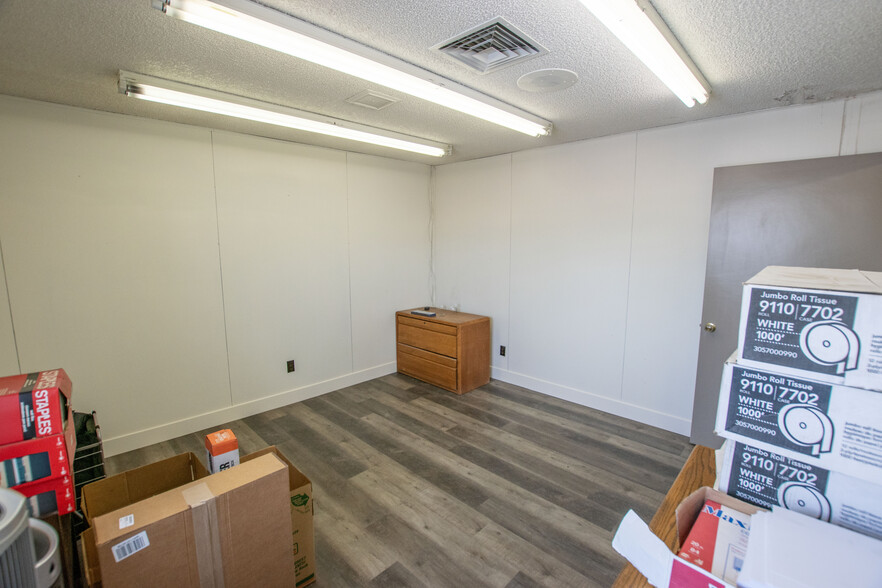 519 W Western Ave, Avondale, AZ for lease - Interior Photo - Image 3 of 26