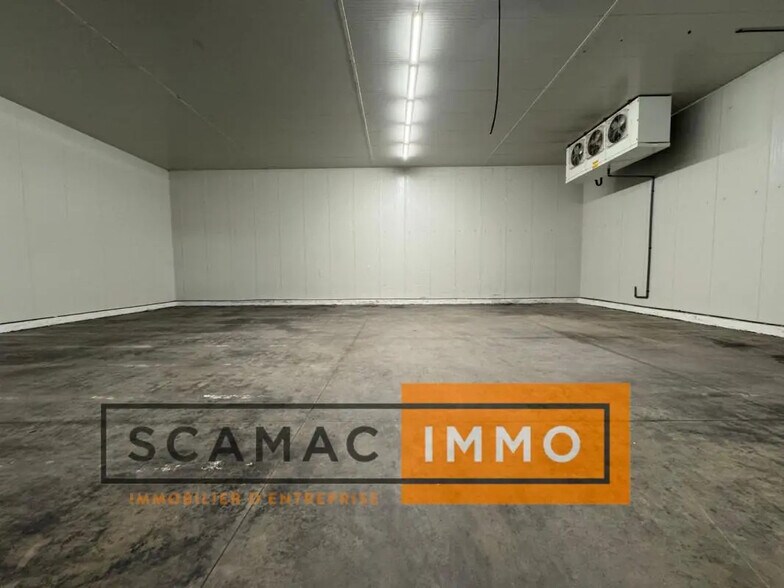 Industrial in Cavaillon for lease - Building Photo - Image 2 of 15