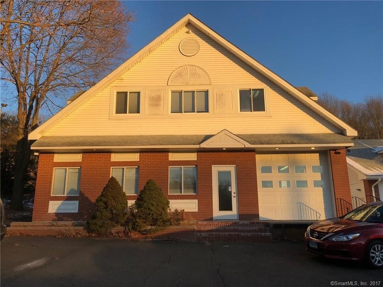 1268 Old Colony Rd, Wallingford, CT 06492