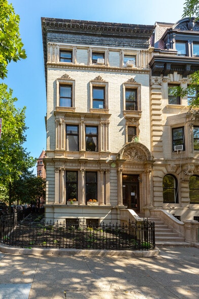 121 8th Ave, Brooklyn, NY for sale - Building Photo - Image 2 of 11