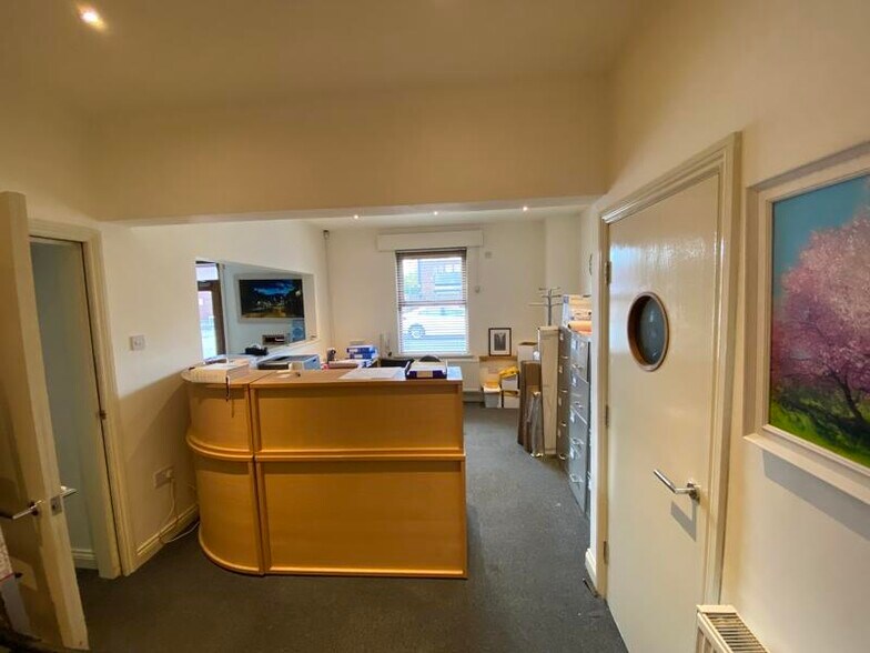 7-11A Worrall St, Stockport for lease - Interior Photo - Image 2 of 10