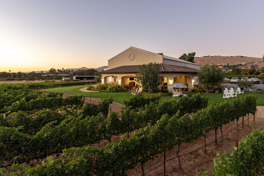 2143 Buena Vista Ave, Gilroy, CA for sale - Primary Photo - Image 1 of 13