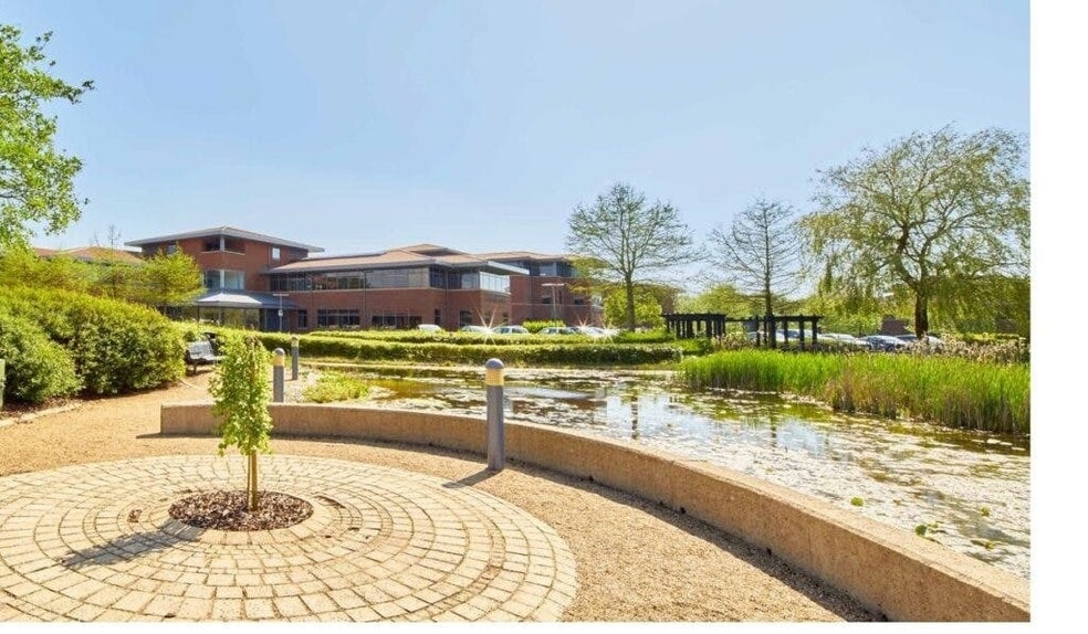 31-49 Caldecotte Lake Dr, Milton Keynes for lease - Building Photo - Image 2 of 17