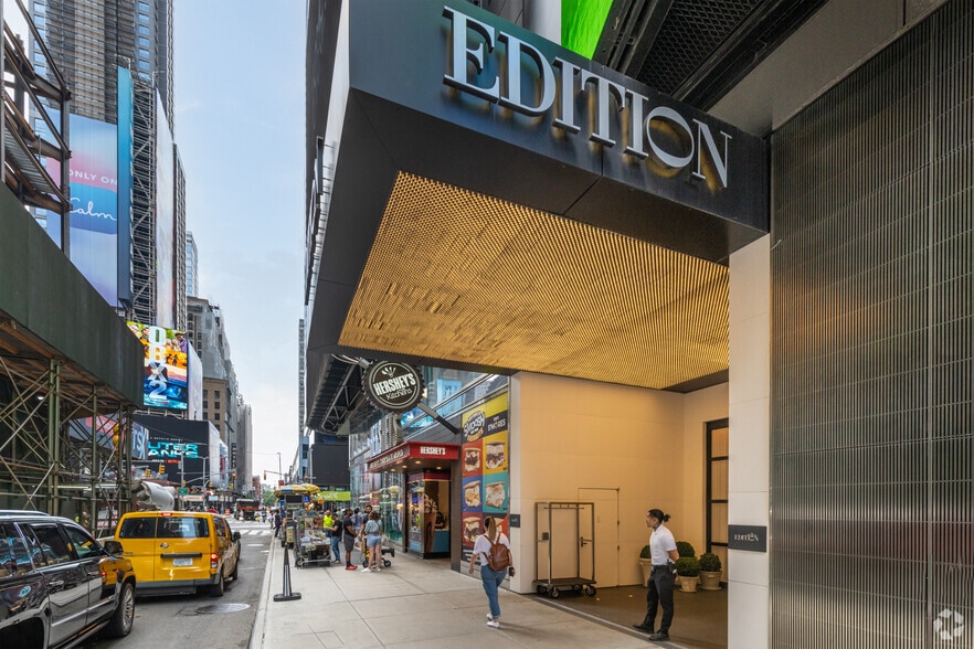 20 Times Sq, New York, NY for lease - Building Photo - Image 3 of 3