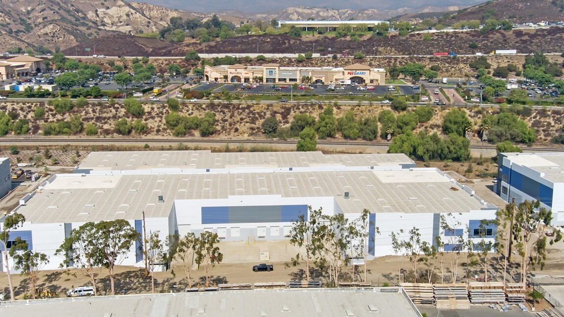 NEC Madera Rd & Easy St, Simi Valley, CA for lease Building Photo- Image 1 of 7