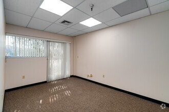 6388 Silver Star Rd, Orlando, FL for lease Interior Photo- Image 2 of 4