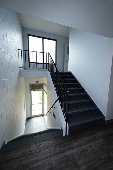 6504-6520 82nd Ave NW, Edmonton, AB for lease - Building Photo - Image 2 of 5