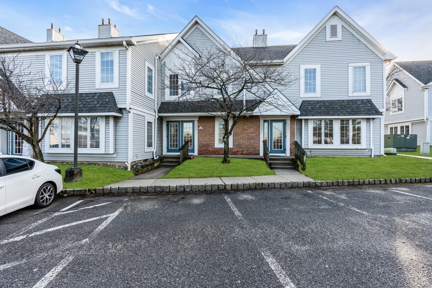 1 Bethany Rd, Hazlet, NJ for lease - Building Photo - Image 2 of 24