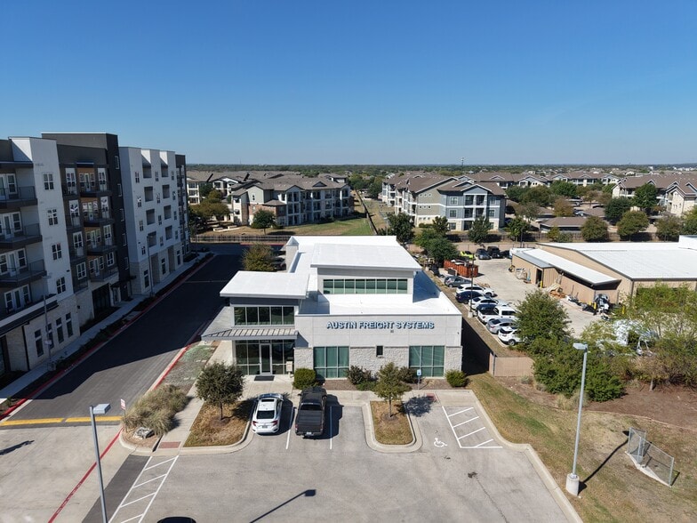 11300 S Interstate 35, Austin, TX for lease - Building Photo - Image 2 of 5