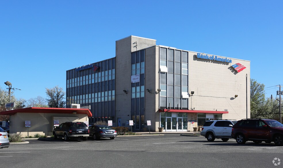 20 Jerusalem Ave, Hicksville, NY for sale - Primary Photo - Image 1 of 1