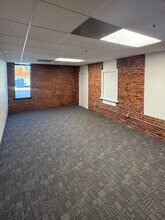 1925 Central St, Kansas City, MO for lease Interior Photo- Image 2 of 4