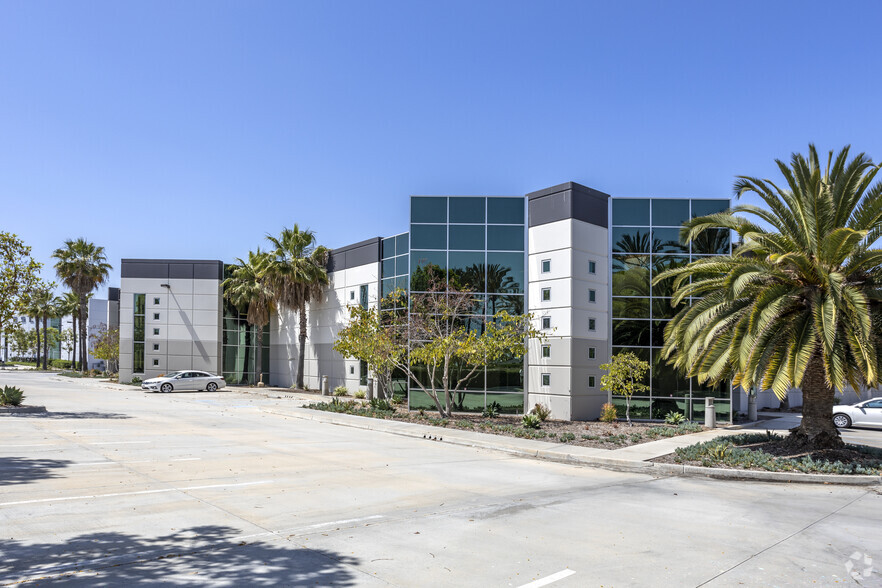 3977 Ocean Ranch Blvd, Oceanside, CA for lease - Building Photo - Image 1 of 9