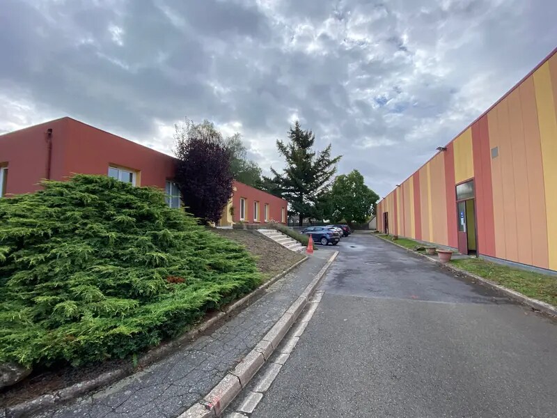 Flex in Auvers-sur-Oise for sale Building Photo- Image 1 of 19