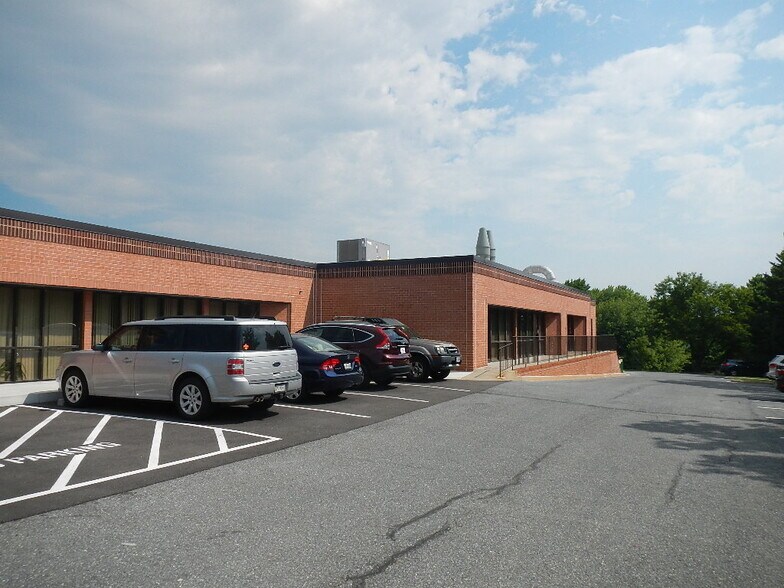 15 Wormans Mill Ct, Frederick, MD for sale - Building Photo - Image 1 of 1