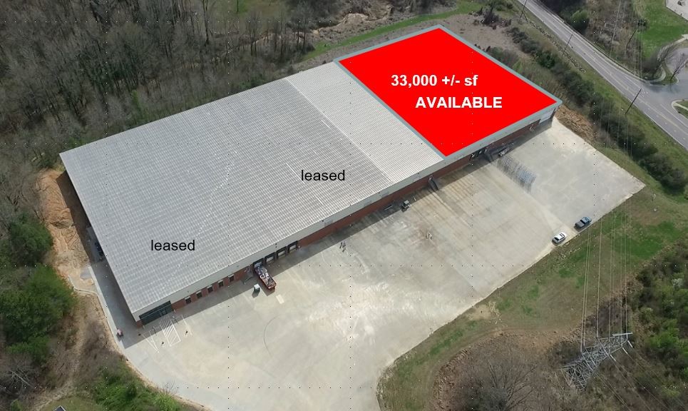 460 E Plaza Dr, Mooresville, NC for lease - Building Photo - Image 1 of 8