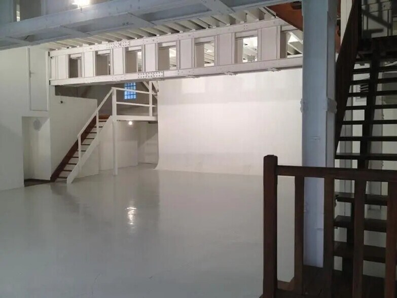 Office in Paris for lease - Interior Photo - Image 2 of 5