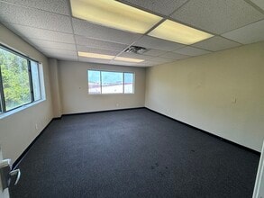 12400-12460 W 62nd Ter, Shawnee, KS for lease Interior Photo- Image 1 of 5