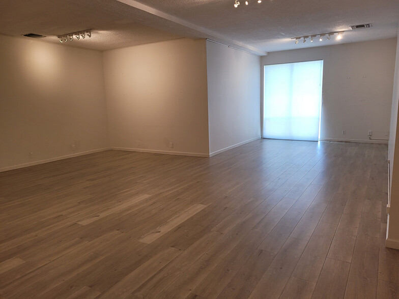 8170 Beverly Blvd, Los Angeles, CA for lease - Building Photo - Image 3 of 6