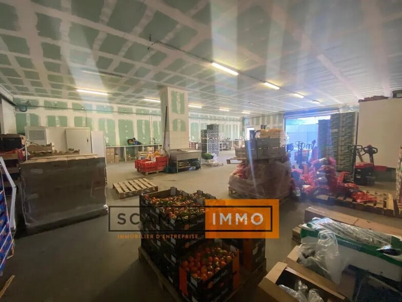 Office in Rousset for lease - Interior Photo - Image 1 of 4