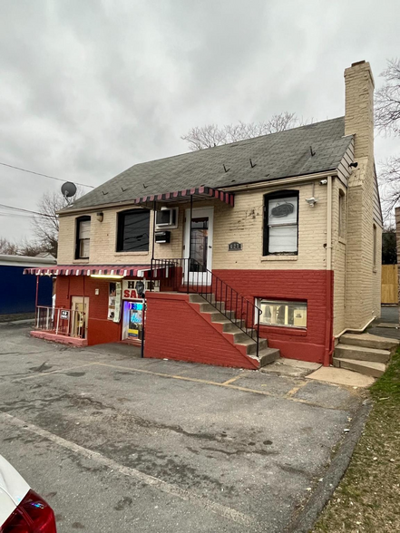 627 University Blvd E, Silver Spring, MD for sale - Building Photo - Image 1 of 8