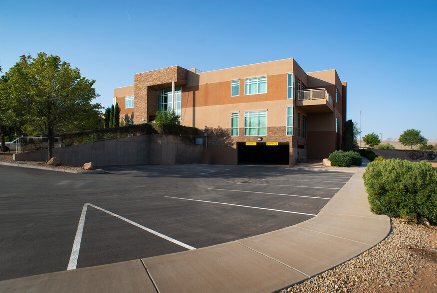 912 W 1600 S, Saint George, UT for lease - Building Photo - Image 2 of 21