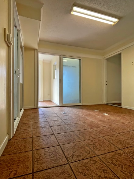 3500 S Lamar Blvd, Austin, TX for lease - Interior Photo - Image 2 of 5