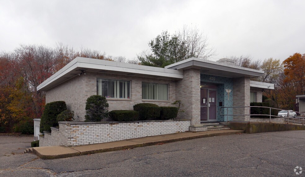 430 Toll Gate Rd, Warwick, RI for sale - Primary Photo - Image 1 of 1