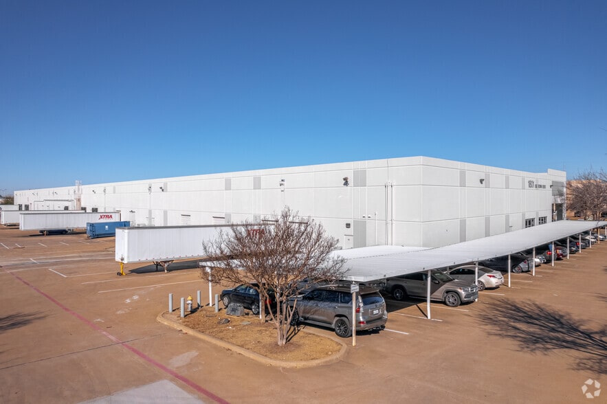 1801 Big Town Blvd, Mesquite, TX for lease - Building Photo - Image 2 of 4