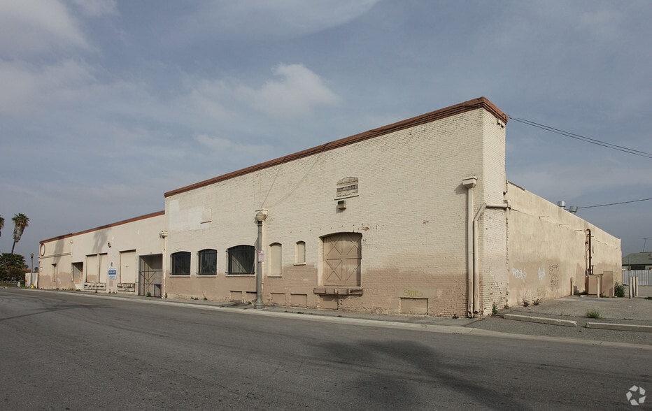 3888 Commerce St, Riverside, CA for lease - Primary Photo - Image 1 of 8
