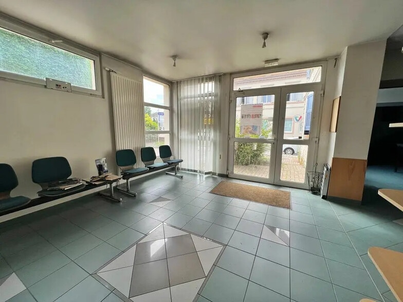 16 Rue De La République, Hoenheim for lease - Building Photo - Image 3 of 12