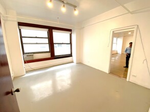 453 S Spring St, Los Angeles, CA for lease Interior Photo- Image 2 of 9