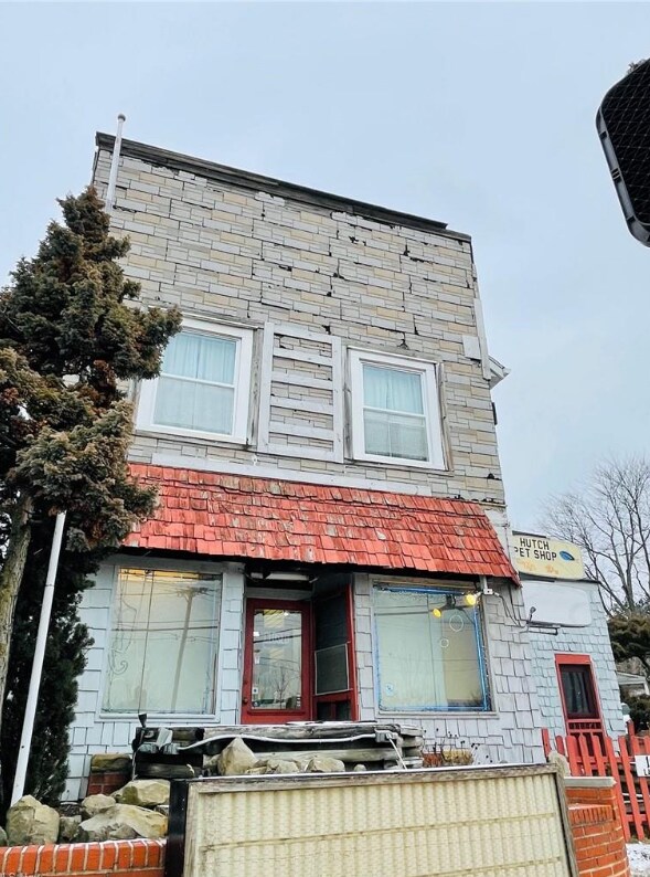 Retail & Residential Income Portfolio portfolio of 2 properties for sale on LoopNet.com Building Photo- Image 1 of 9