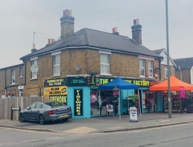 111 Terrace Rd, Walton On Thames for sale Primary Photo- Image 1 of 1