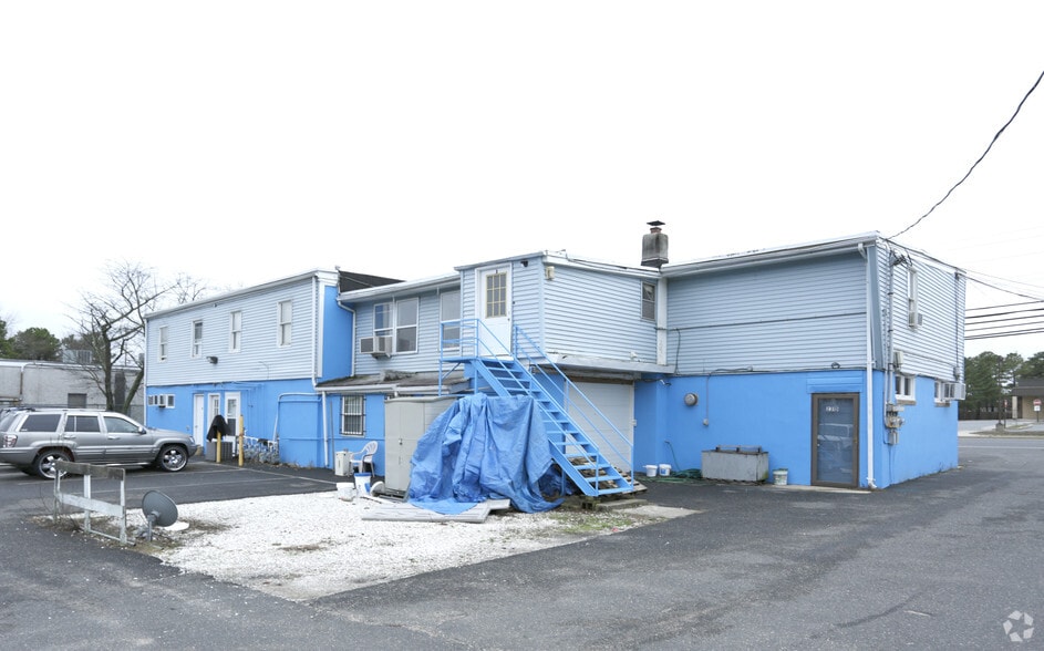 231 Chambers Bridge Rd, Brick, NJ for lease - Building Photo - Image 3 of 8